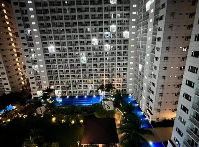 Shore D8 Near Airport & Shortwalk To Mall Of Apartment